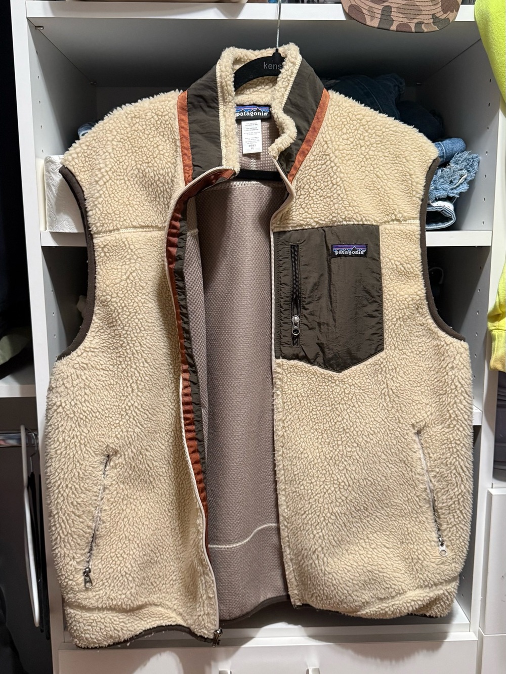 Patagonia Men's Cream Sherpa Fleece Vest with Chest Pocket